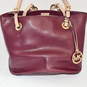 Pre-Owned Michael Kors Pebbled Leather Tote – Burgundy – Gold MK Charm – Adjusta